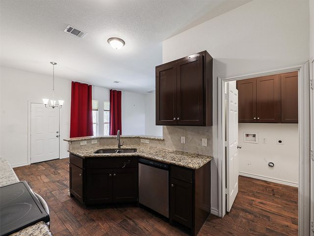 3101 Eastcrest Court, Fort Worth, TX 76105