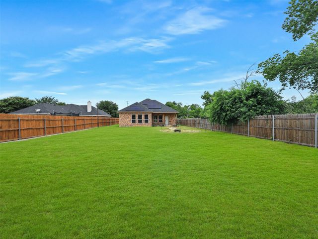 3101 Eastcrest Court, Fort Worth, TX 76105