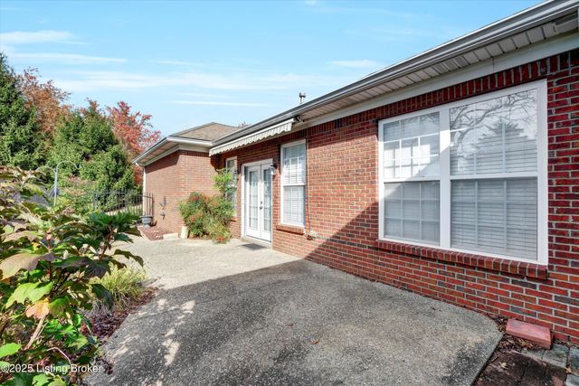 12800 Sheringham Ln, Louisville, KY 40299