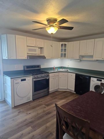 8 Andrew St, Green Brook Twp., NJ 08812