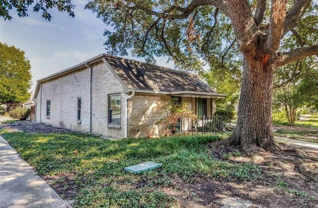 13853 Leinsper Green Street, Dallas, TX 75240