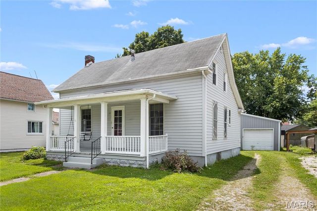 122 E Center Street, Brighton, IL 62012