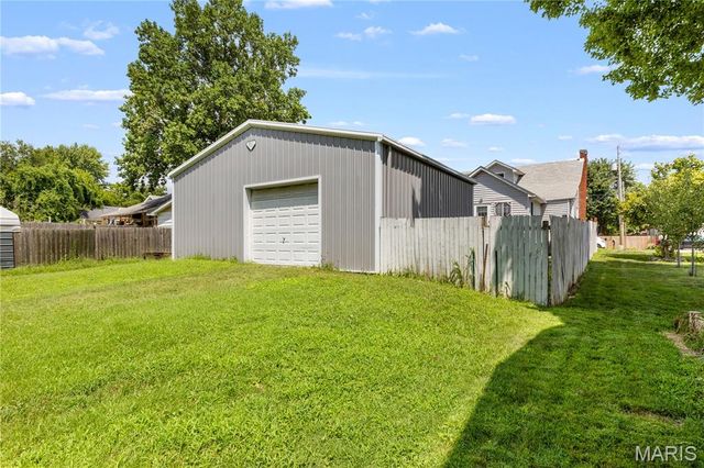 122 E Center Street, Brighton, IL 62012