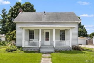 122 E Center Street, Brighton, IL 62012