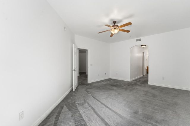 5450 E Deer Valley Drive Unit 2210, Phoenix, AZ 85054