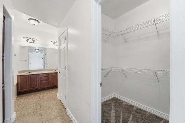 5450 E Deer Valley Drive Unit 2210, Phoenix, AZ 85054