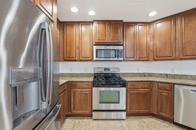 5450 E Deer Valley Drive Unit 2210, Phoenix, AZ 85054