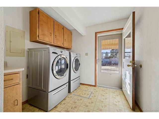 109 2nd St, Ramah, CO 80832