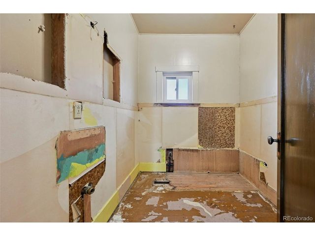 109 2nd St, Ramah, CO 80832