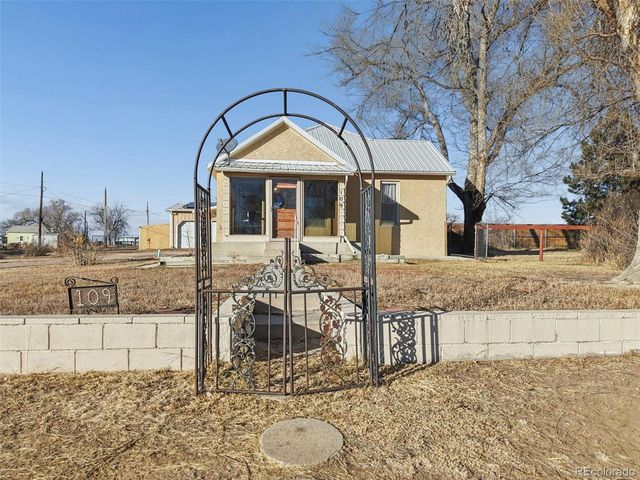 109 2nd St, Ramah, CO 80832