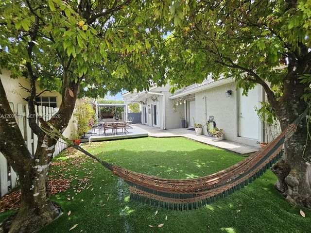 15429 SW 92nd St, Miami, FL 33196