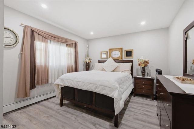 18 Stern Place, Woodbridge Twp., NJ 08863