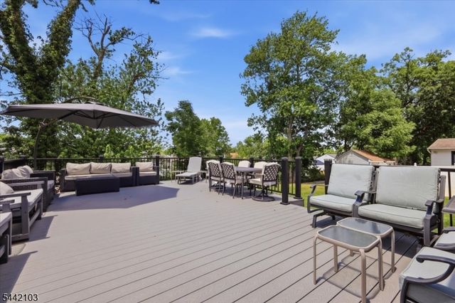 18 Stern Place, Woodbridge Twp., NJ 08863