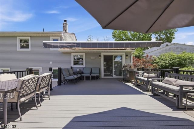 18 Stern Place, Woodbridge Twp., NJ 08863