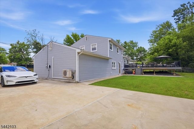 18 Stern Place, Woodbridge Twp., NJ 08863
