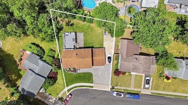 18 Stern Place, Woodbridge Twp., NJ 08863