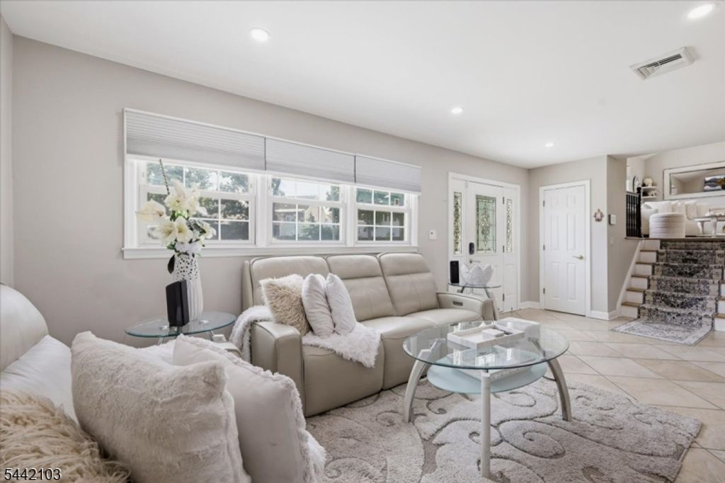 18 Stern Place, Woodbridge Twp., NJ 08863 — photo 5