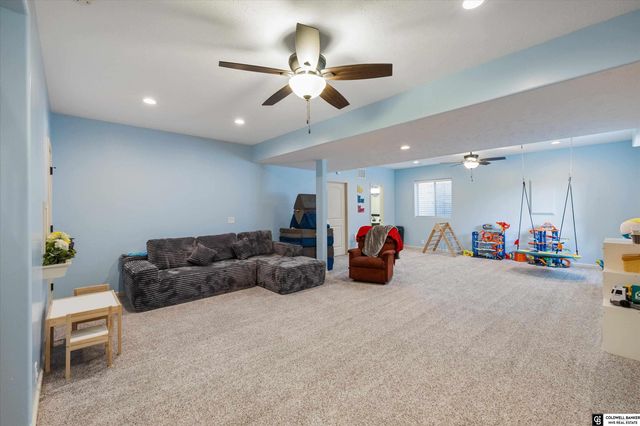 19613 Briggs Street, Omaha, NE 68130