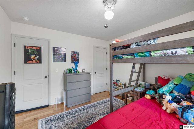 19613 Briggs Street, Omaha, NE 68130