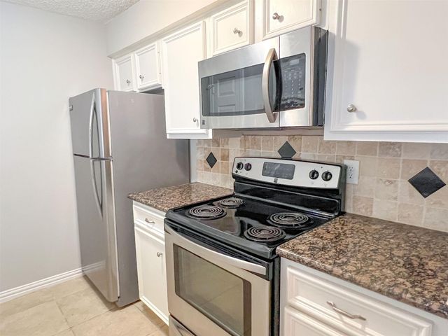 2125 Augusta Drive 21, Houston, TX 77057