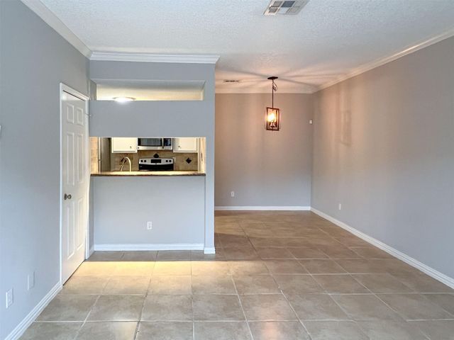 2125 Augusta Drive 21, Houston, TX 77057