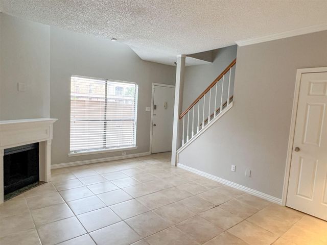2125 Augusta Drive 21, Houston, TX 77057