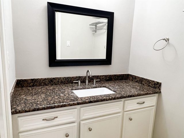 2125 Augusta Drive 21, Houston, TX 77057
