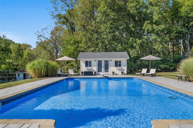7 Anna D Court, Hopewell Junction, NY 12533