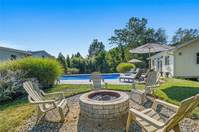 7 Anna D Court, Hopewell Junction, NY 12533