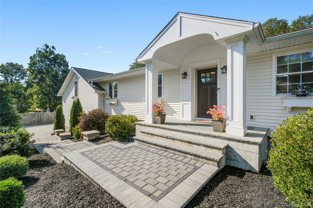 7 Anna D Court, Hopewell Junction, NY 12533