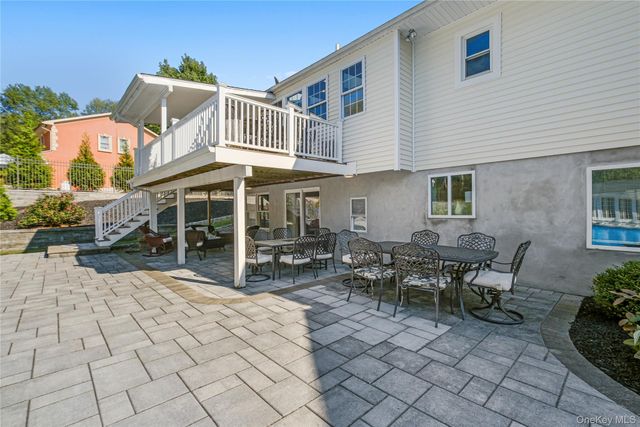 7 Anna D Court, Hopewell Junction, NY 12533