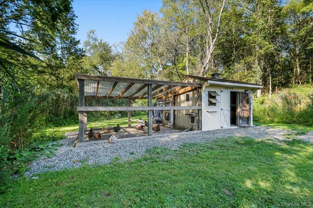 7 Anna D Court, Hopewell Junction, NY 12533