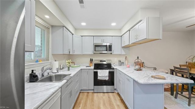 1600 Ocean Lakes CT, Virginia Beach, VA 23454