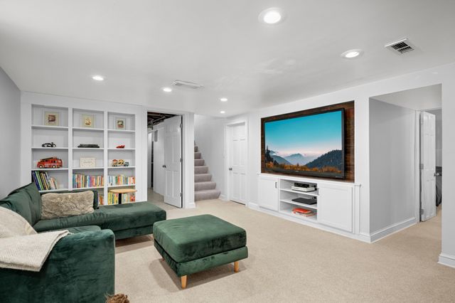 5633 Emerson Avenue S, Minneapolis, MN 55419