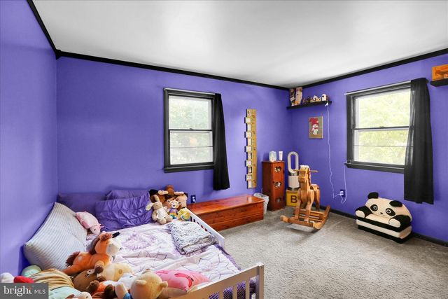 1907 HOLLY RD, Reading, PA 19602