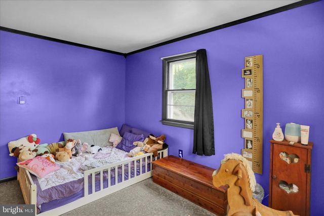 1907 HOLLY RD, Reading, PA 19602