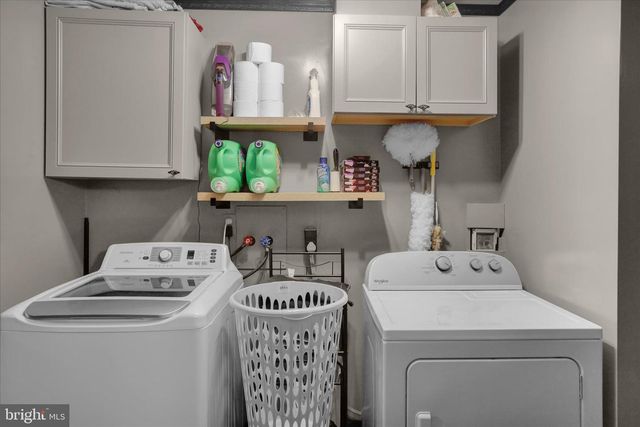 1907 HOLLY RD, Reading, PA 19602