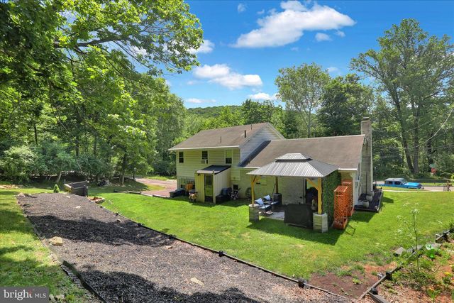 1907 HOLLY RD, Reading, PA 19602
