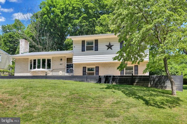1907 HOLLY RD, Reading, PA 19602