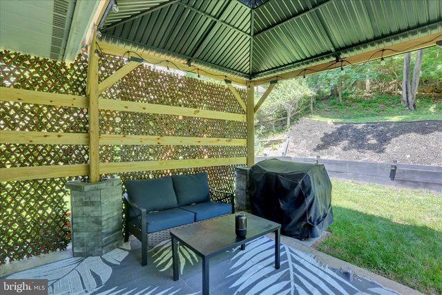 1907 HOLLY RD, Reading, PA 19602
