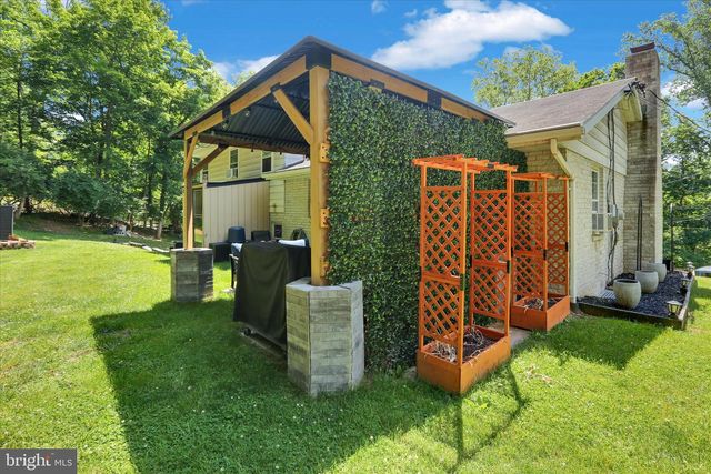 1907 HOLLY RD, Reading, PA 19602