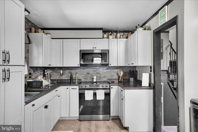 1907 HOLLY RD, Reading, PA 19602