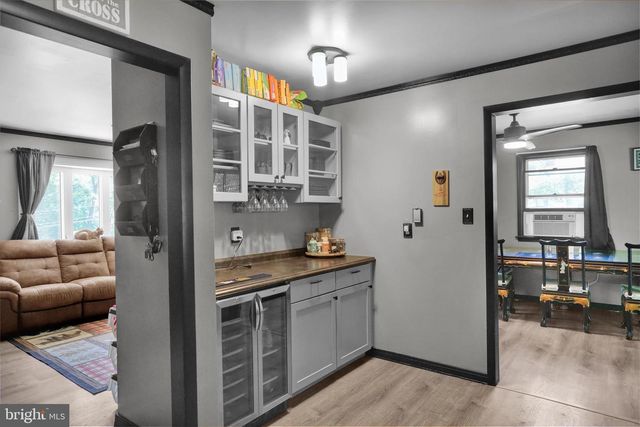 1907 HOLLY RD, Reading, PA 19602
