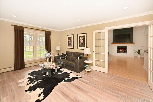 5100 Kings Gate Way, Bloomfield Charter Township, MI 48302