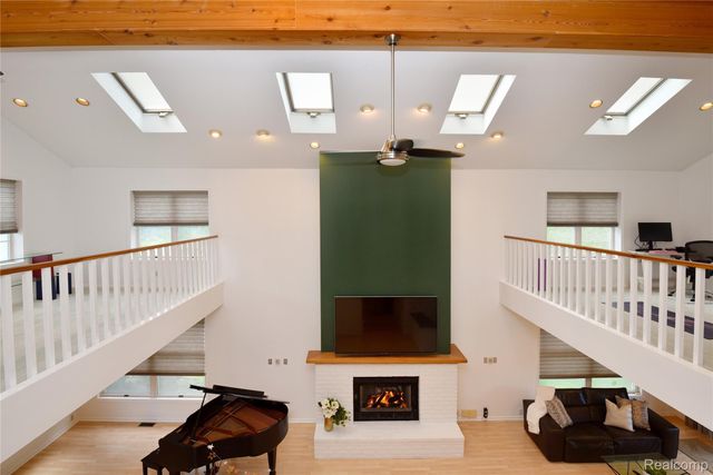 5100 Kings Gate Way, Bloomfield Charter Township, MI 48302