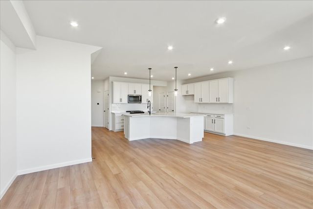 700 Switchgrass Way 56002, Bolingbrook, IL 60490