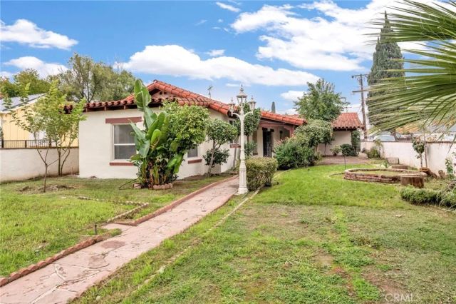 815 W Yosemite, Madera, CA 93637