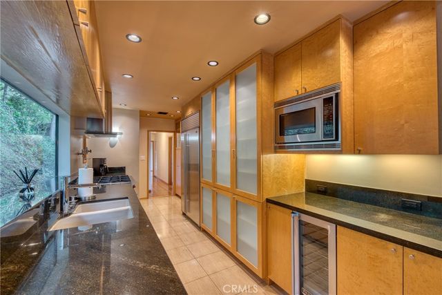 1530 Poppy Peak, Pasadena, CA 91105