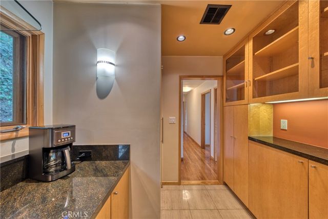 1530 Poppy Peak, Pasadena, CA 91105