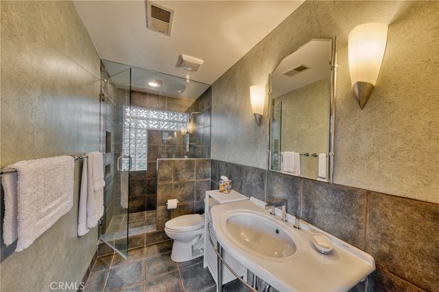 1530 Poppy Peak, Pasadena, CA 91105